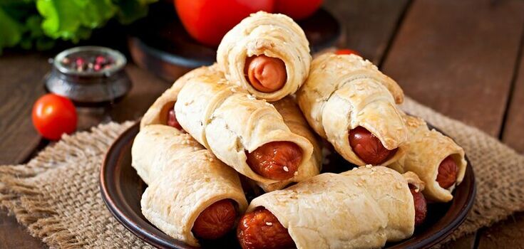 Lazy fried sausages in pita bread: it takes only minutes to prepare