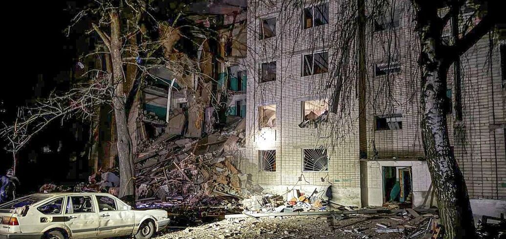 Russia hit a dormitory with Shaheds in Sumy region: 12 people killed, many wounded. Photos and video