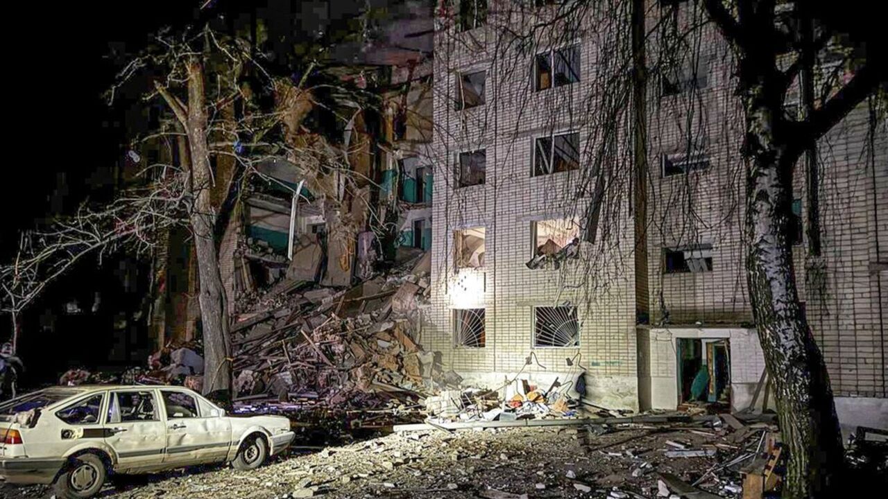 Russia hit a dormitory with Shaheds in Sumy region: 12 people killed, many wounded. Photos and video
