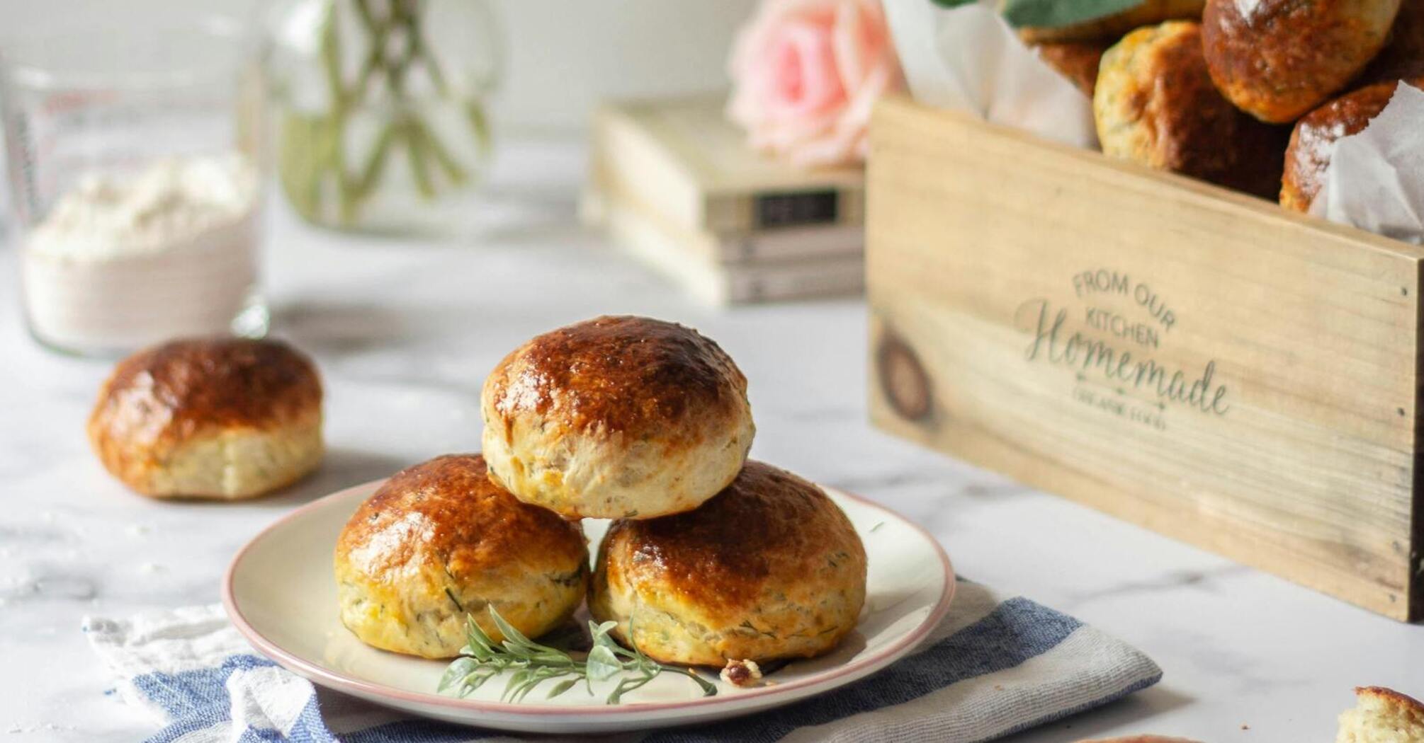 Brioche buns for burgers: how to make them at home so they do not differ from the ones you buy