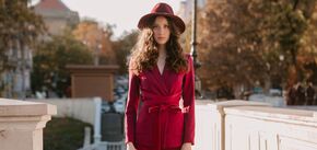 What colors will replace black this winter: three trendy looks from the stars