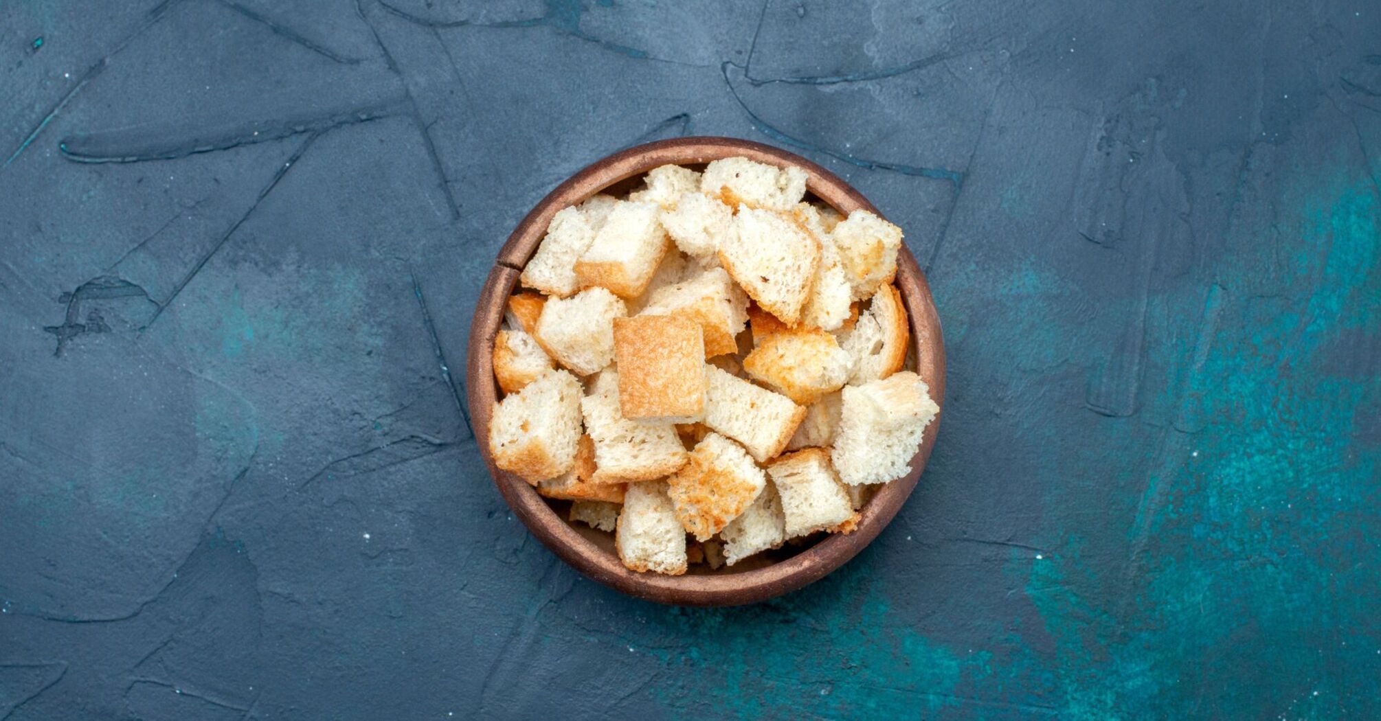 How to make perfect crispy croutons from stale bread: step-by-step instructions