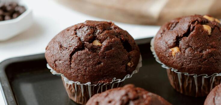 What to make with expired kefir, besides pancakes: chocolate muffins from Liza Hlinska