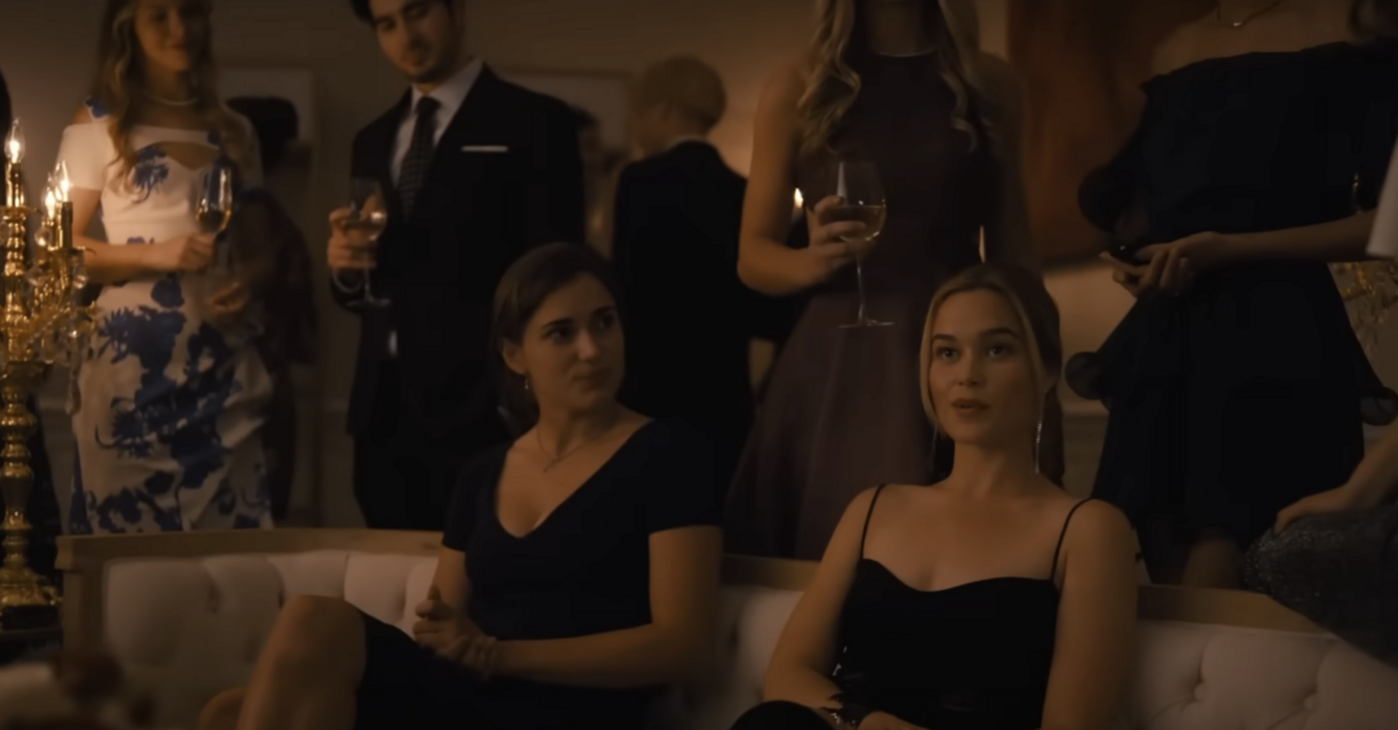 Элитная школа и коварные интриги: вышел новый сериал "Жестокие игры"