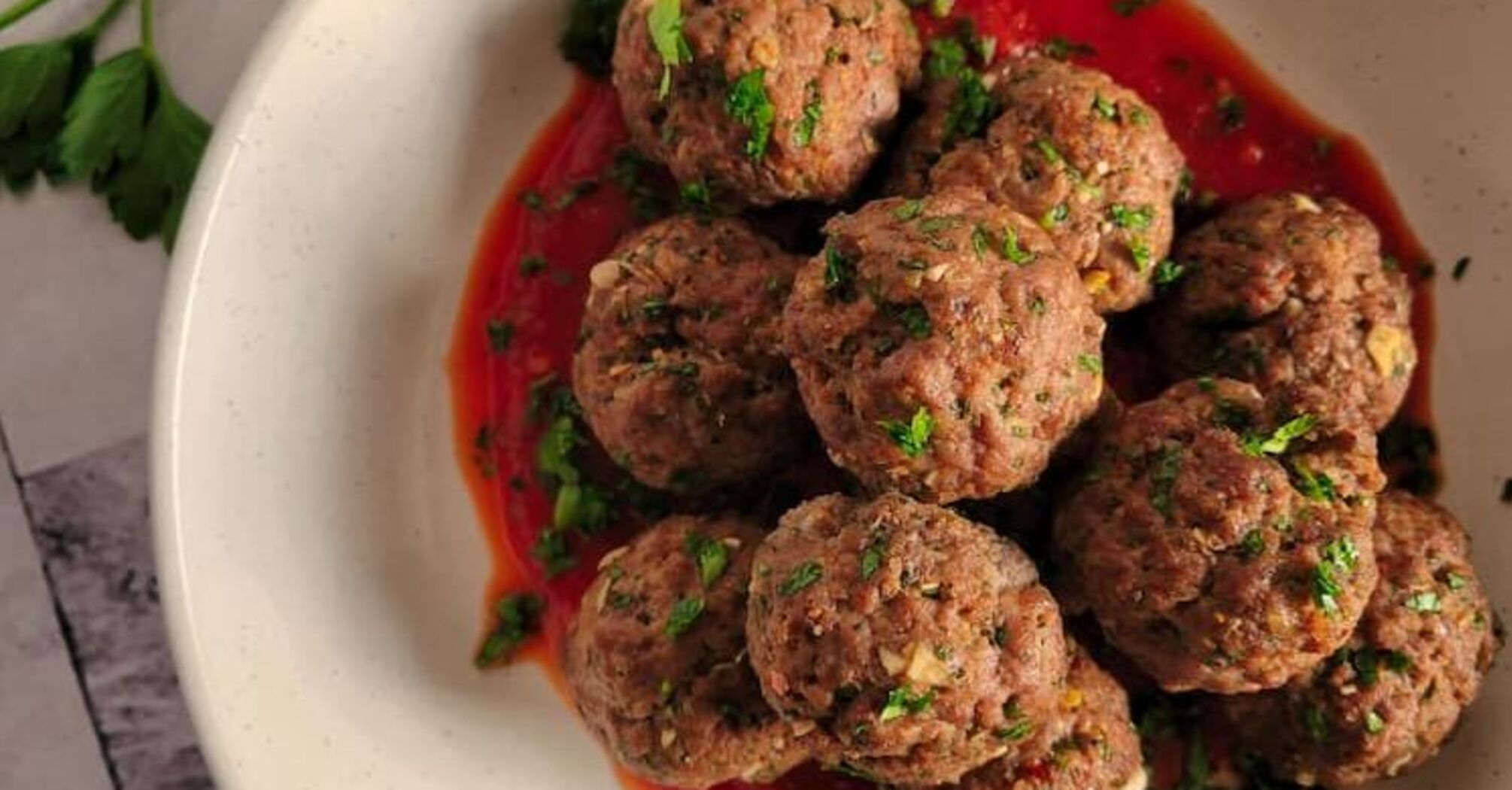 What to cook for lunch from minced meat: the idea of universal meatballs for potatoes, porridge and pasta