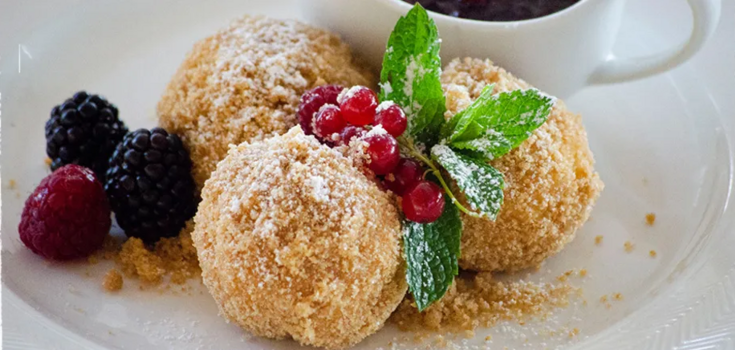 Zakarpattia-style steamed hombovtsi with jam: how to cook an authentic Ukrainian dish