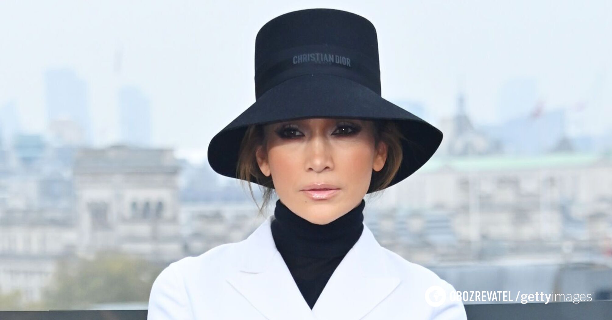 Jennifer Lopez showed a stylish alternative to a hat for the winter: it will save boring looks. Photo