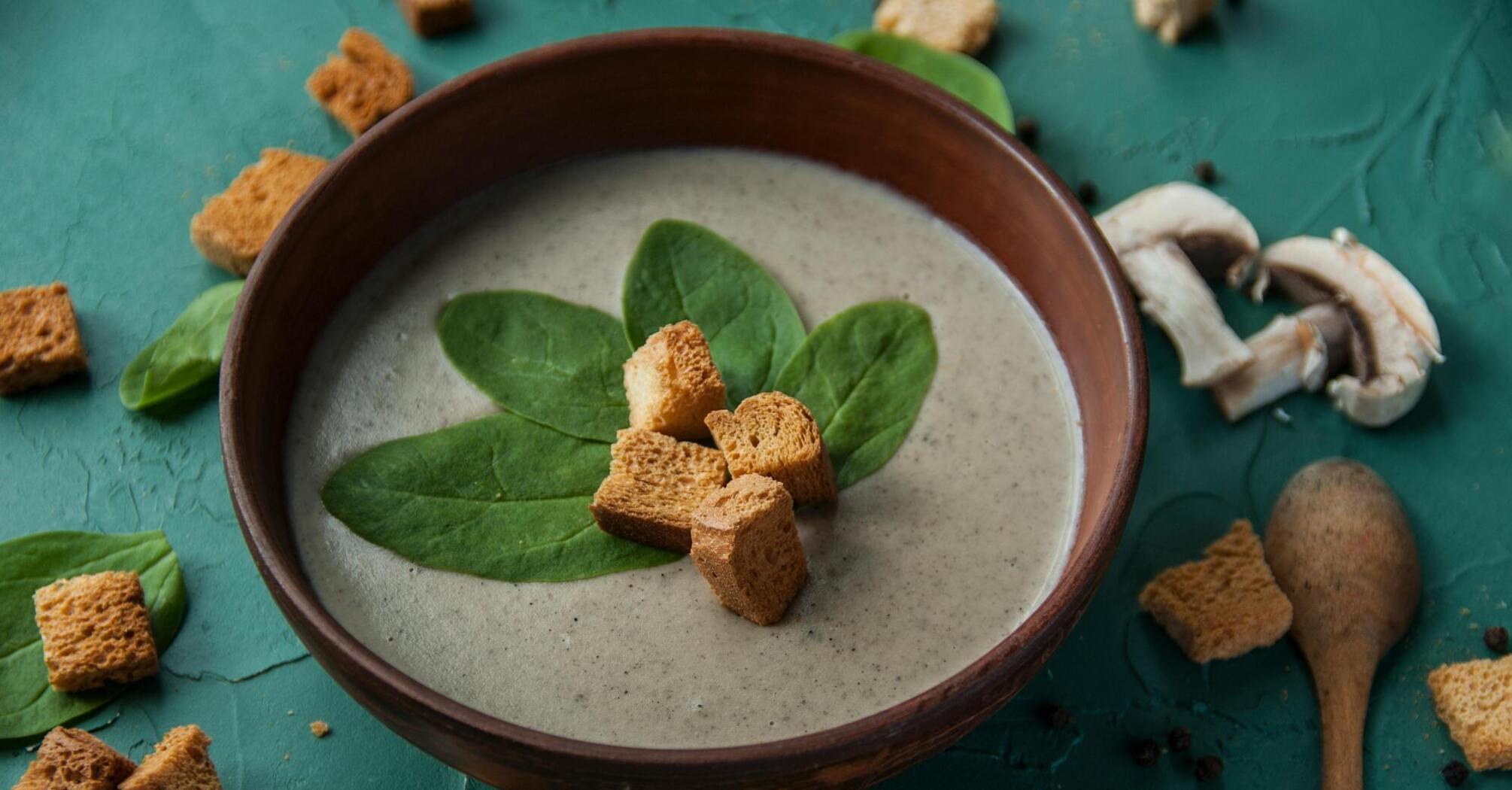 Delicious mushroom cream soup with vegetable broth in 20 minutes: step-by-step recipe