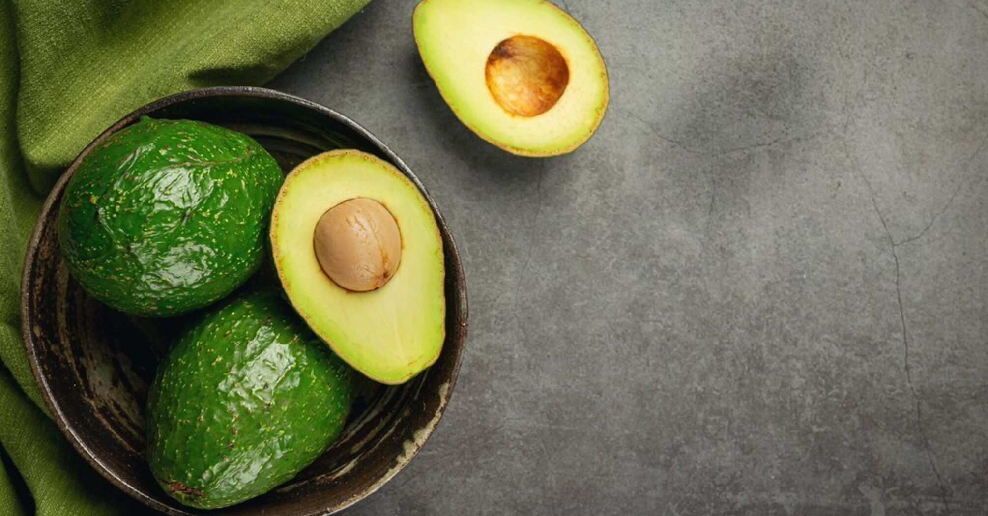 How to make a hard avocado soft in three minutes: an elementary life hack