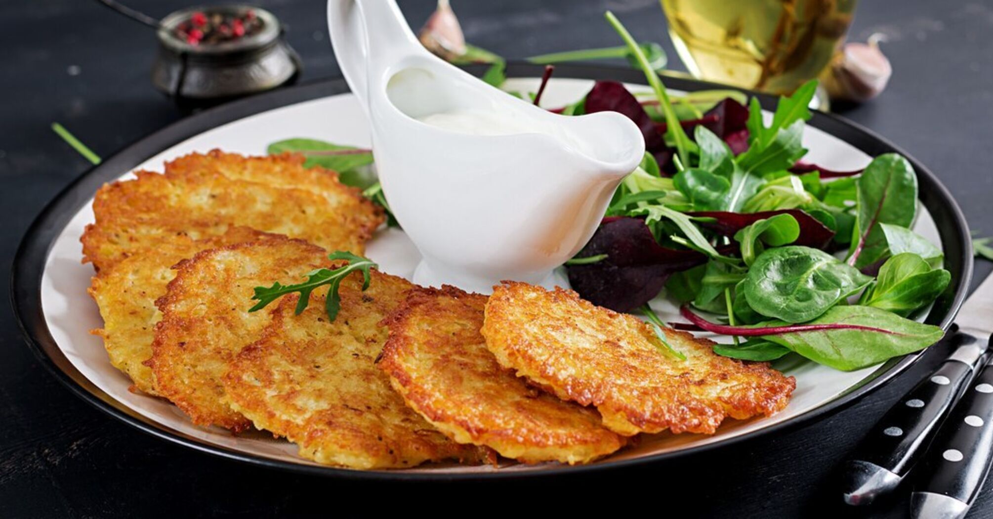 Never cook potato pancakes this way: why deruny often turn out gray and soggy
