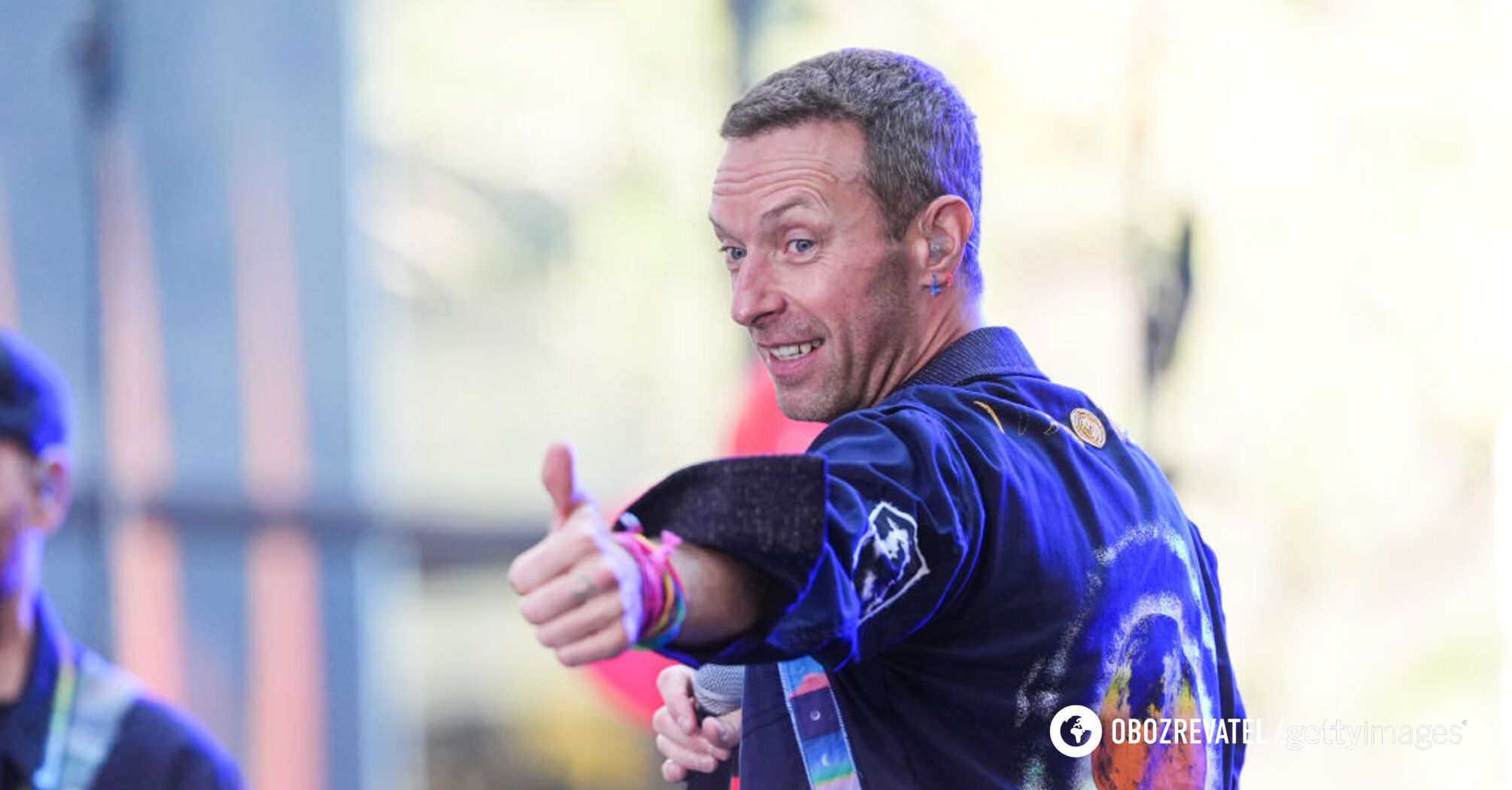 Chris Martin z Coldplay wpadł do dołu na środku sceny: cudem uniknął obrażeń. Wideo