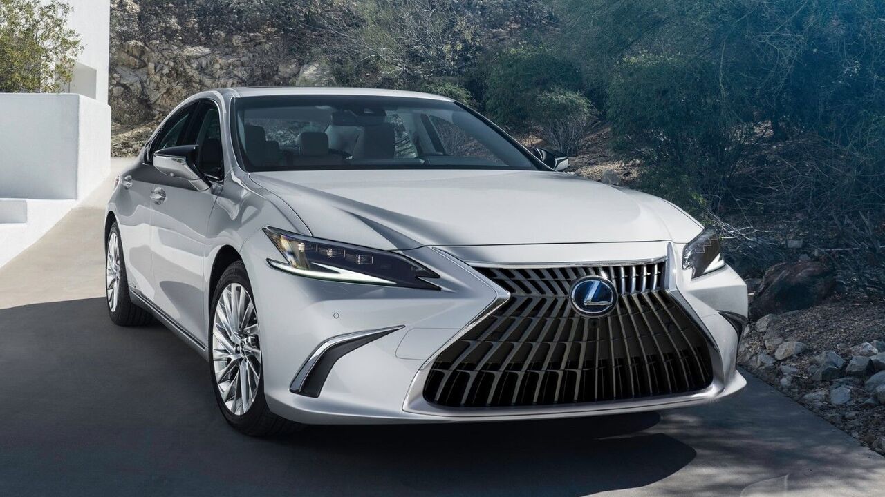 Lexus ES