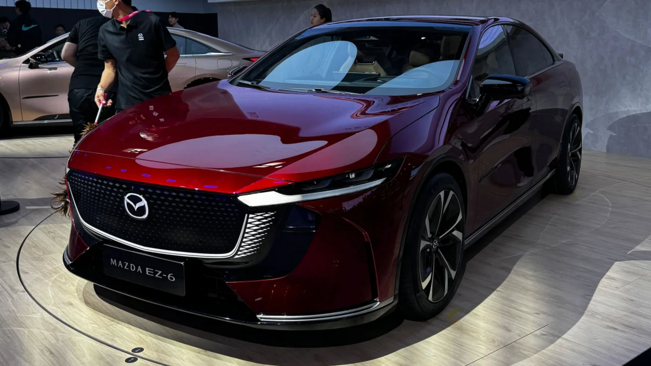 Niesamowity design: nowa Mazda EZ-6, która została wydana w Chinach, została pokazana online