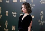 Natalie Portman pokazała swoją "fryzurę zemsty" i idealnie wpisała się w jesienne trendy