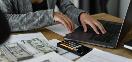 Позаботьтесь о сбережениях: финансовый гороскоп на 2025 год для Близнецов, Рака, Водолея и Рыб