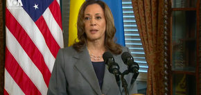 Od uczennicy z krótką fryzurą do wyrafinowanej damy: Historia życia Kamali Harris na zdjęciach