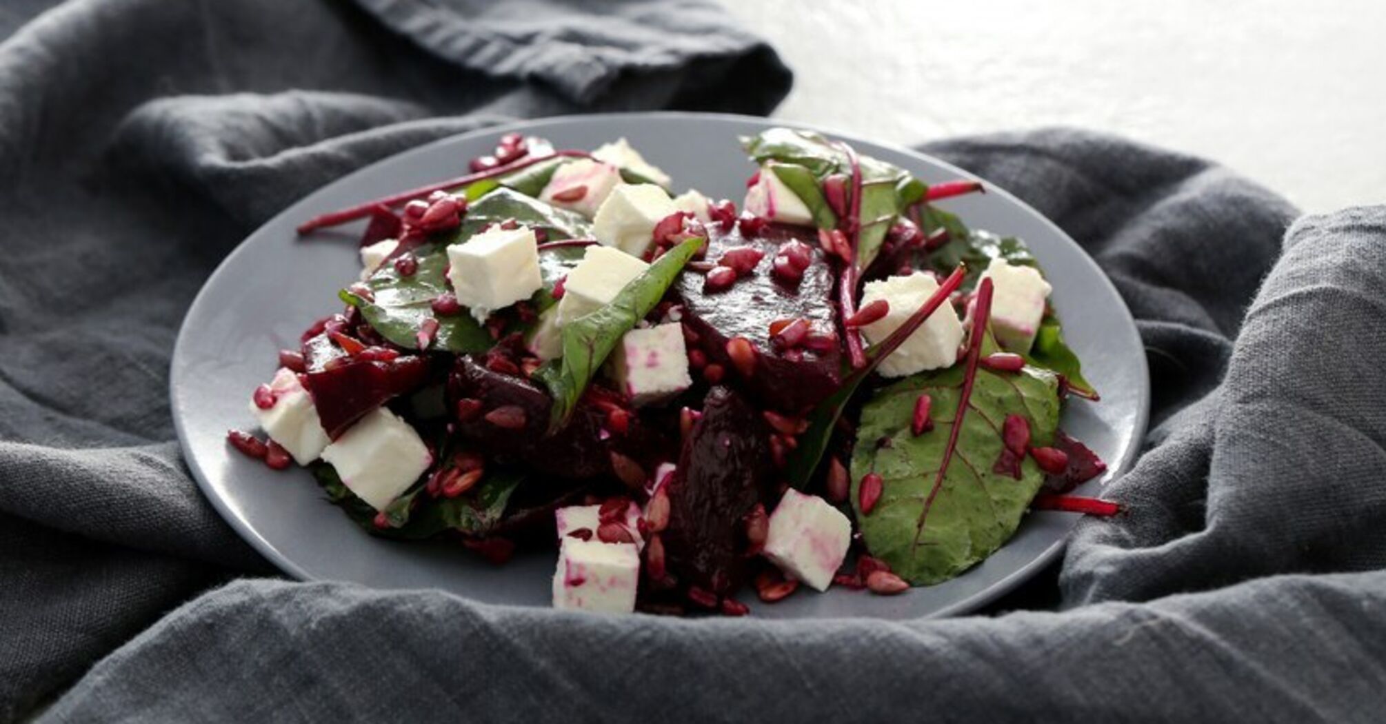 Light beetroot salad with herbs and feta: how to prepare a seasonal appetizer