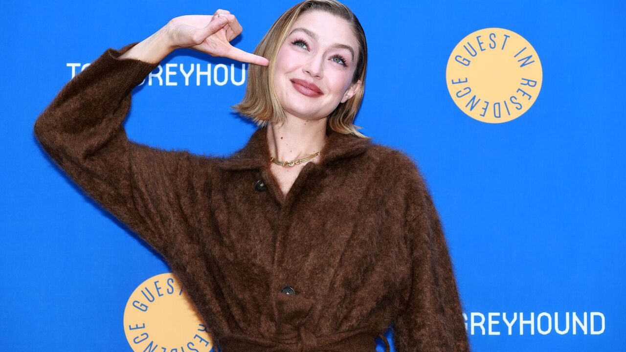 Gigi Hadid appeared in a stylish robe: who started the trend