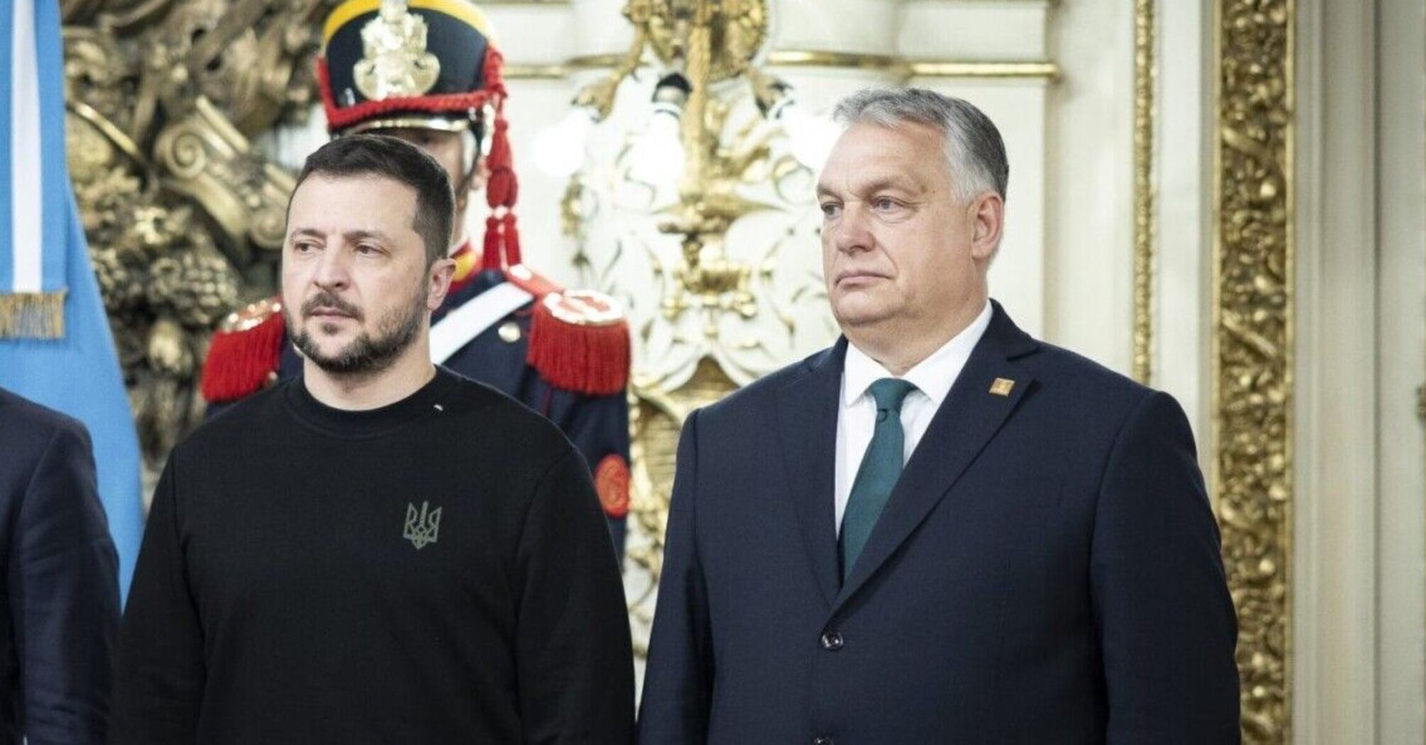 Zelenskyy arrives on a visit to Hungary: scheduled to speak at the European Political Community Summit. Video