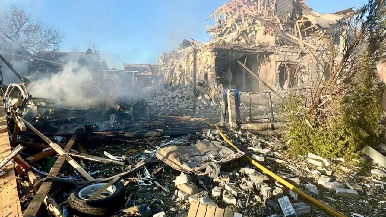 The occupiers launched a massive attack on Zaporizhzhia: there were hits on houses and a hospital, 4 people were killed and many wounded. Photos and videos