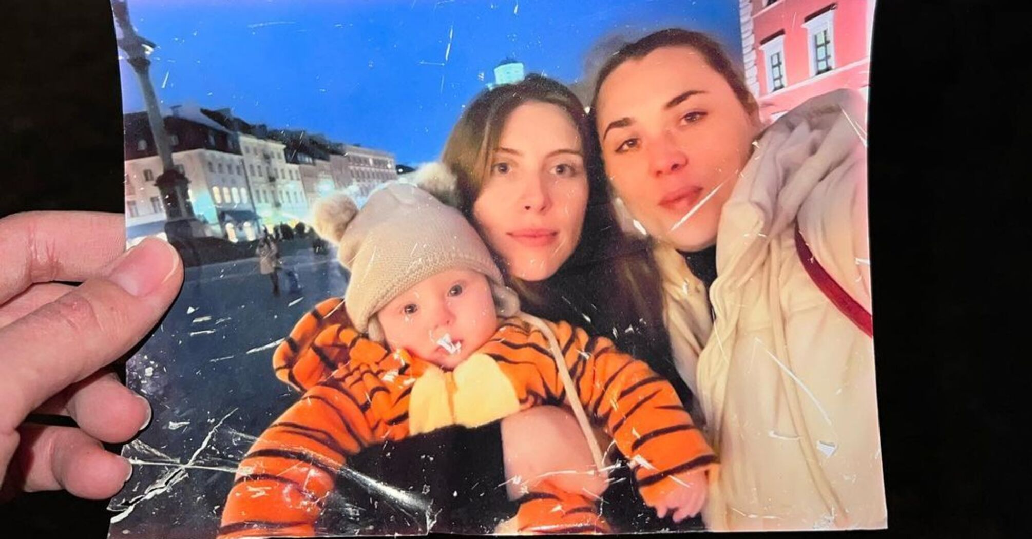"A direct hit to their doorway": the network was struck by a photo of a family killed by a Russian strike in Zaporizhzhia