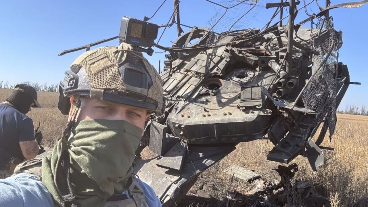 They rejoiced "wildly," and then something went wrong: Russian propagandists epically embarrassed themselves by confusing their destroyed state-of-the-art tank with Leopard-2. Video