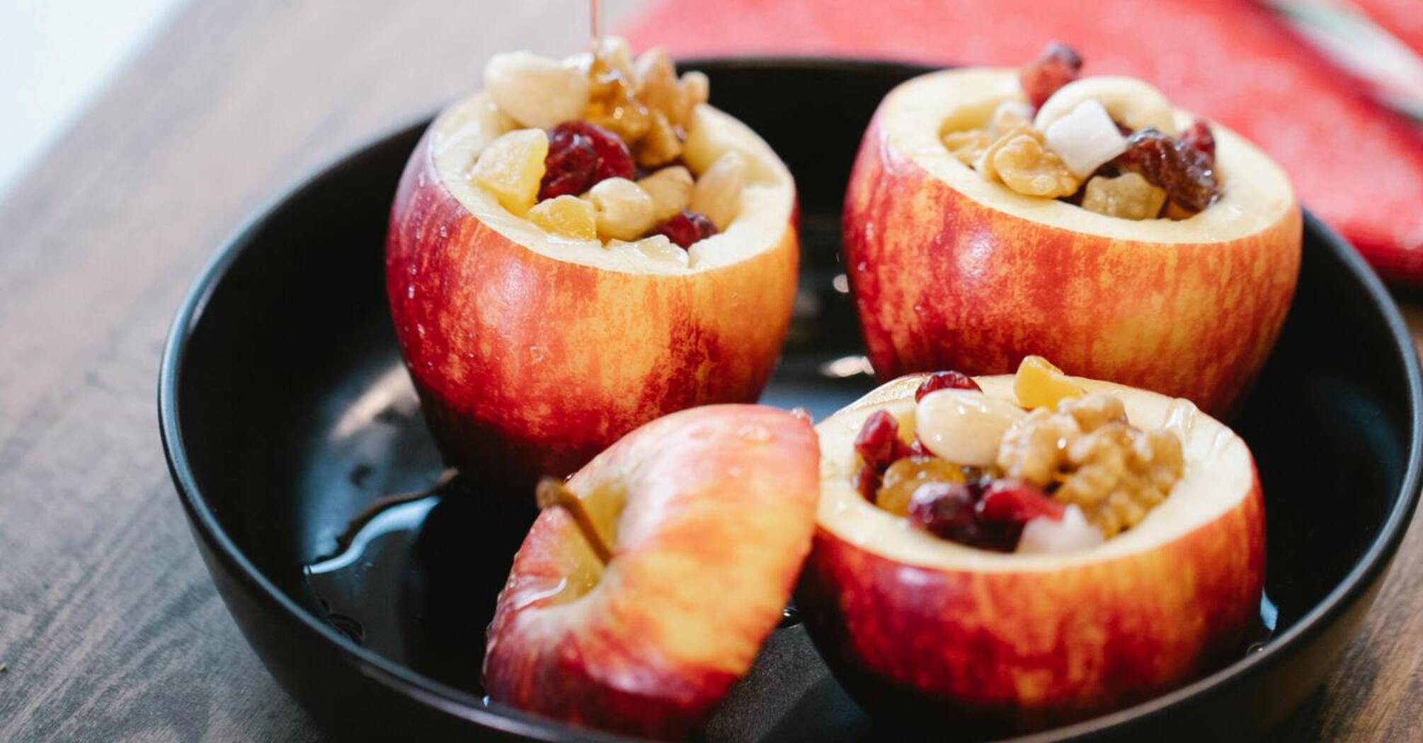 Fragrant and very light apple dessert: a budget recipe that will surprise you with its taste