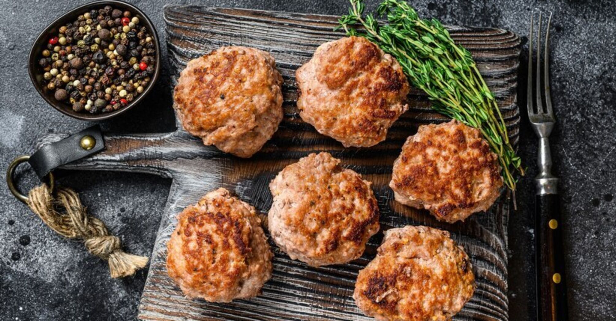 Why cutlets turn out dry and fall apart: never cook them that way