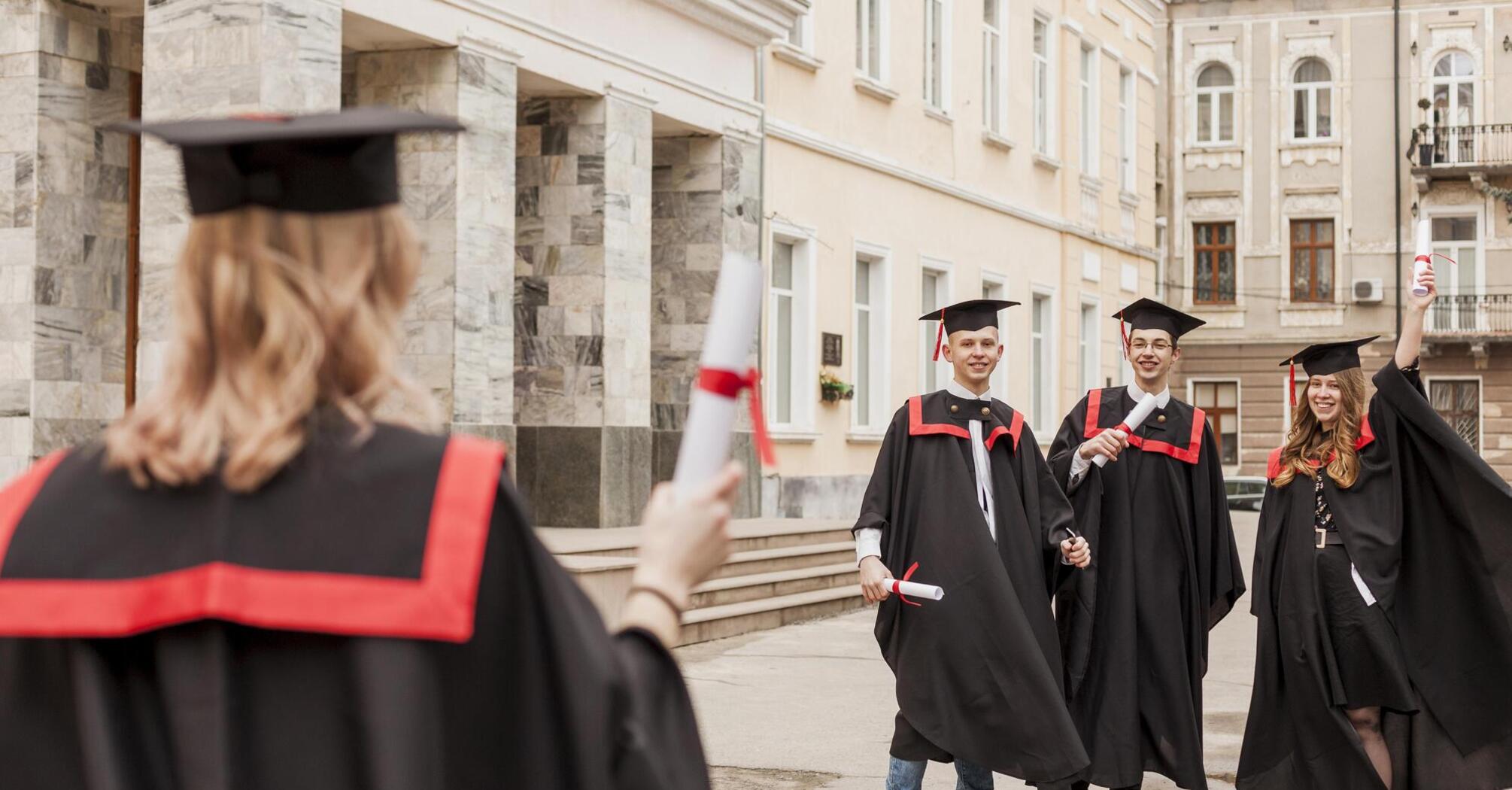 'Even in the poorest countries in Europe, students pay 3000 euros a year.' The Ministry of Education and Science talks about raising university tuition fees