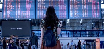 Osiem sekretów opóźnień lotów, które warto poznać przed kolejną podróżą