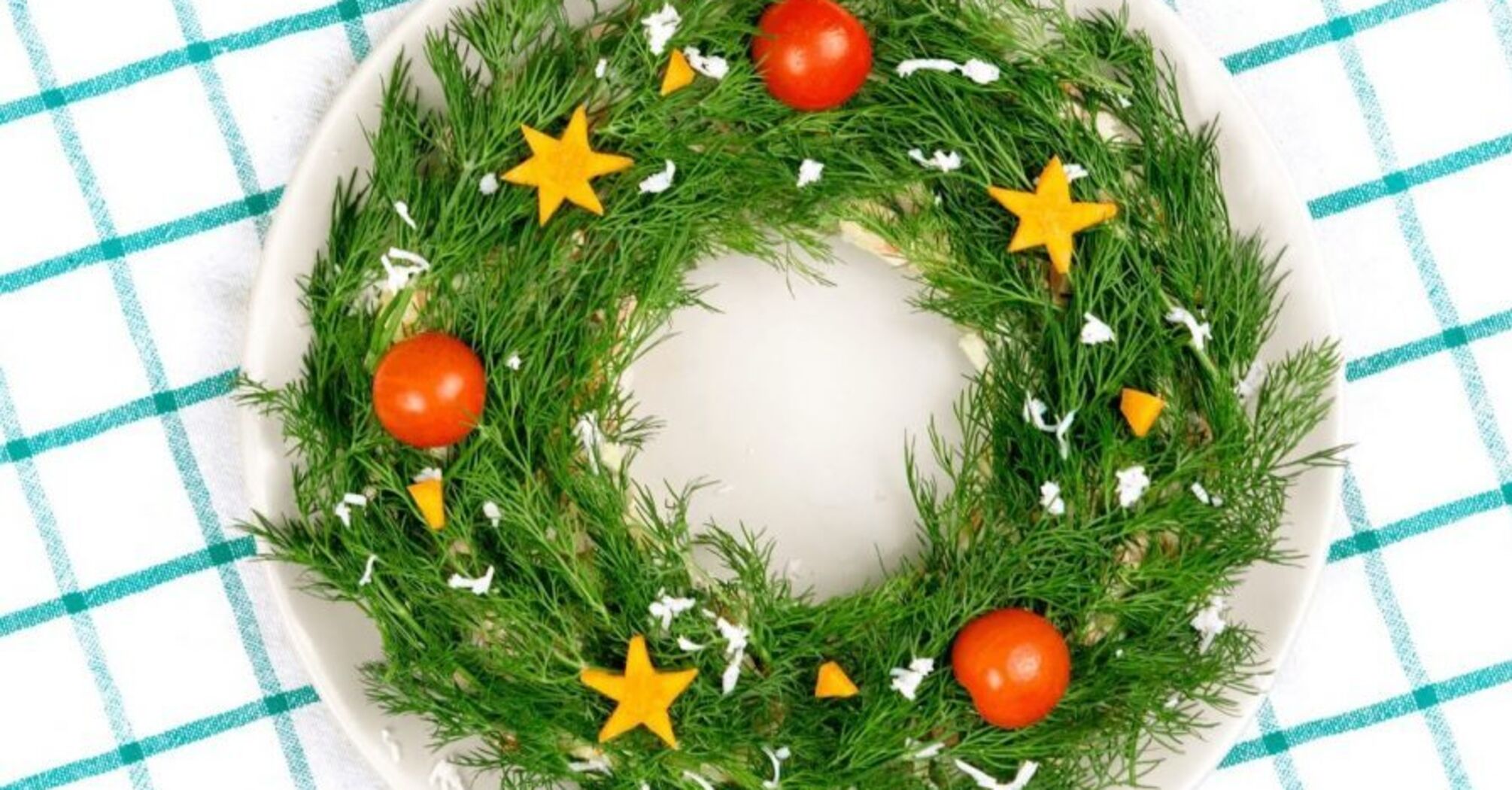 Royal salad for the New Year's table: can be laid out in a wreath shape. Recipe