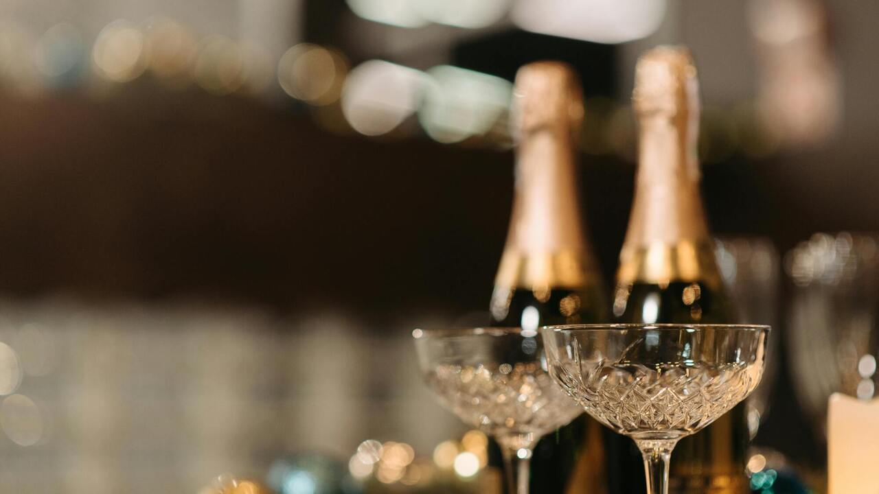 What to drink during the New Year's Eve to make the Snake happy: main options