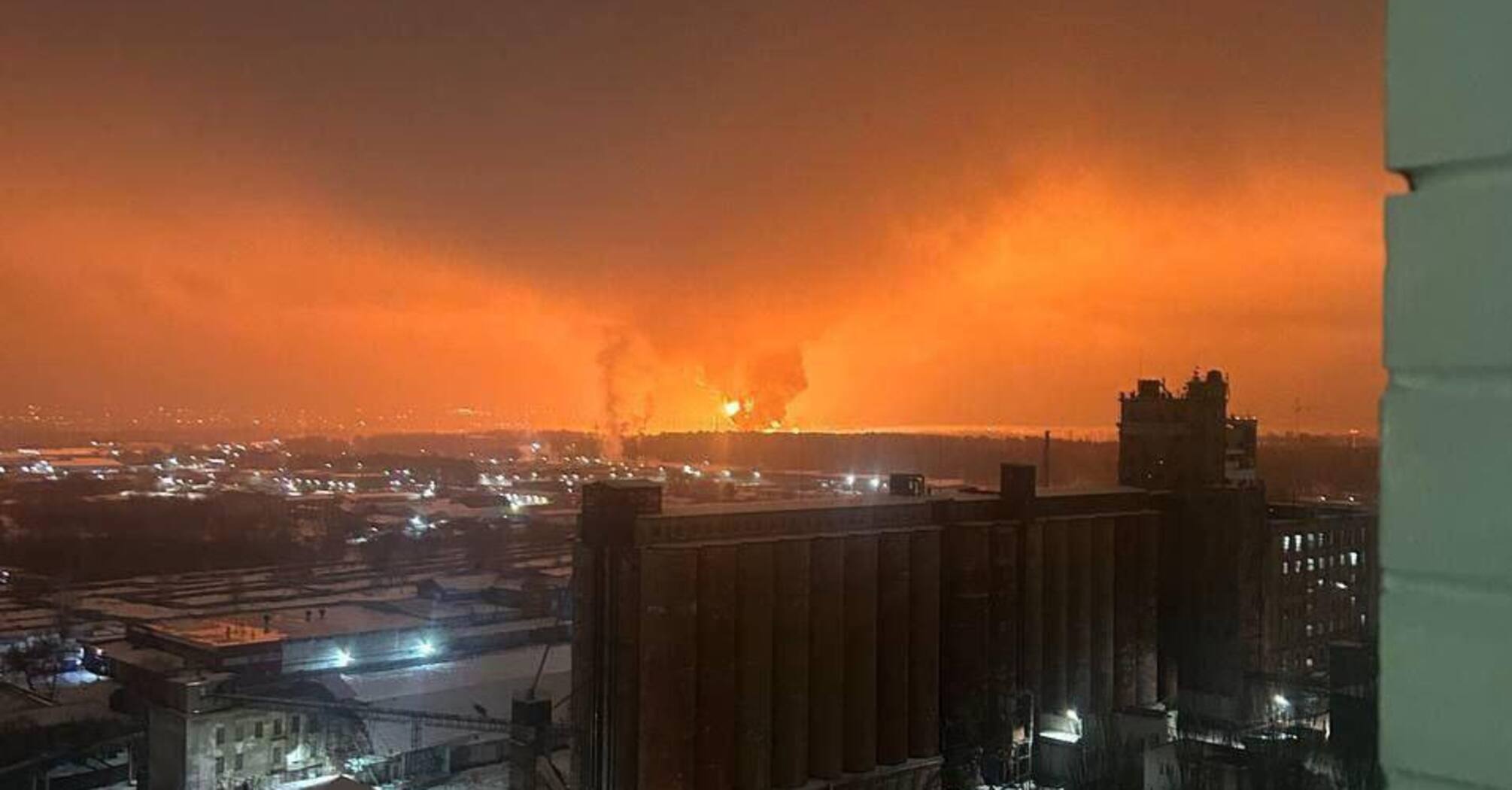 Fire breaks out in Russian Bryansk after drone attack on oil depot. Photo and video