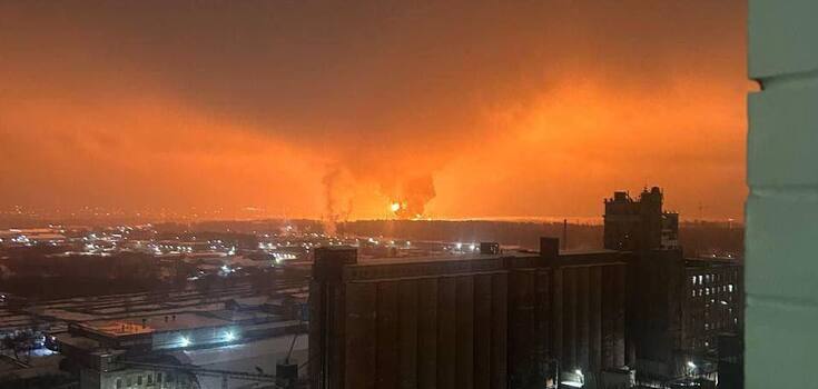Fire breaks out in Russian Bryansk after drone attack on oil depot. Photo and video