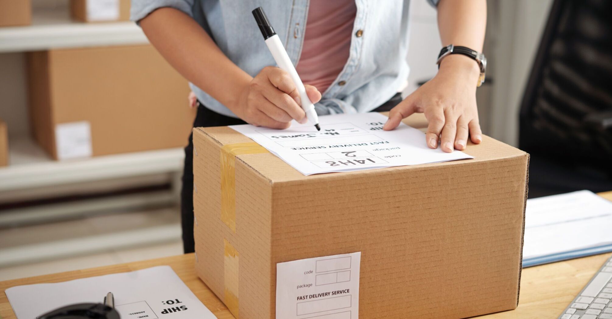 Deputowani mogą zezwolić policji na zajmowanie paczek Ukraińców