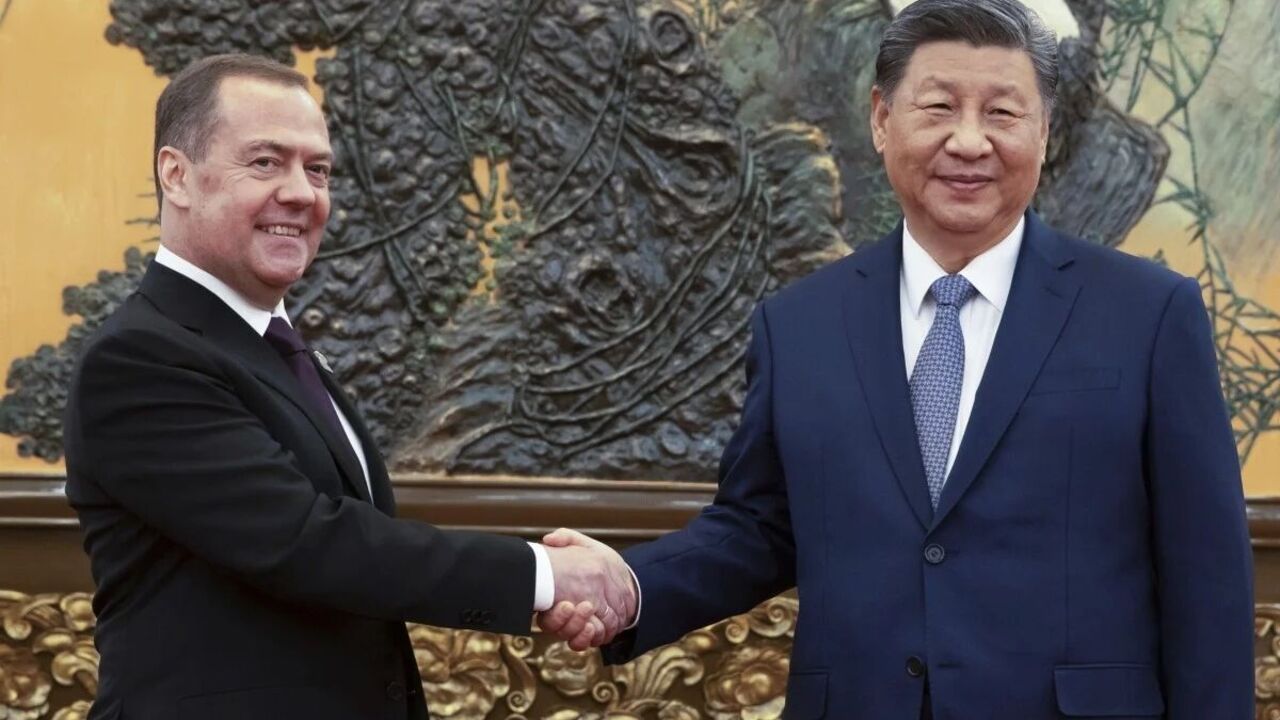 Xi Jinping calls Sino-Russian relations "exemplary" and makes statement on "crisis" in Ukraine