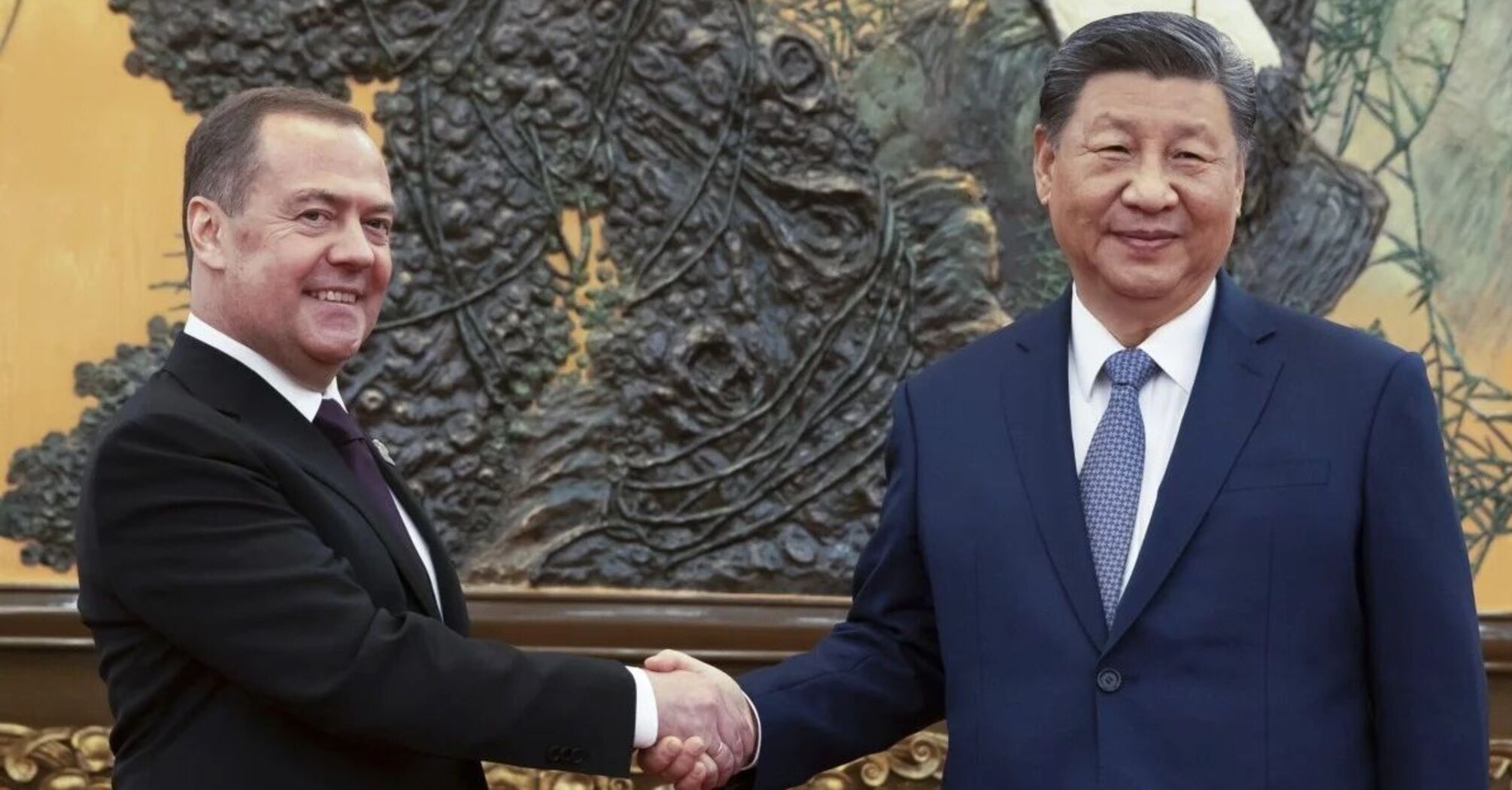 Xi Jinping calls Sino-Russian relations 'exemplary' and makes statement on 'crisis' in Ukraine