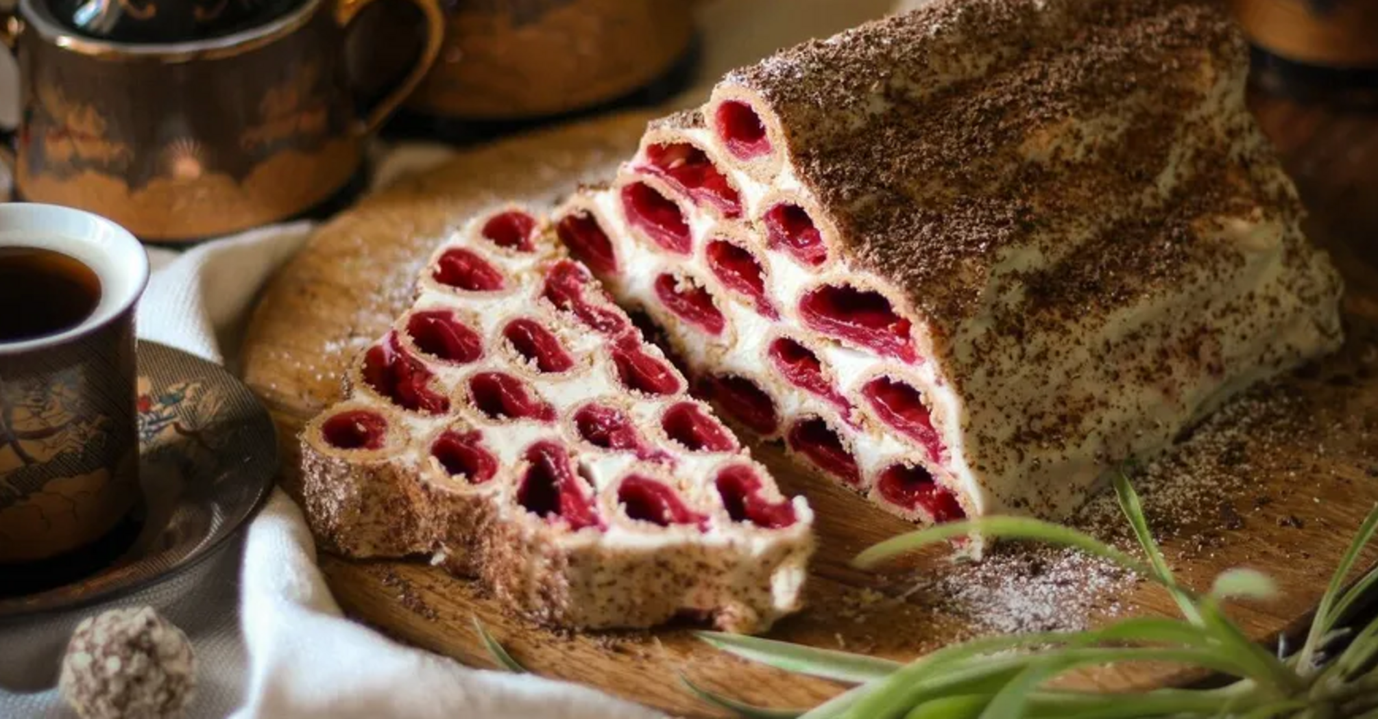 How to prepare Smerekova Hata cherry cake for a family tea party