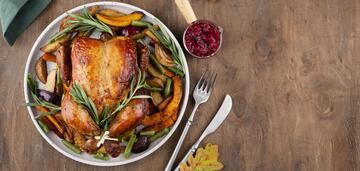 Duck with apples for the New Year's table: how to marinate in beer so that everyone will like it