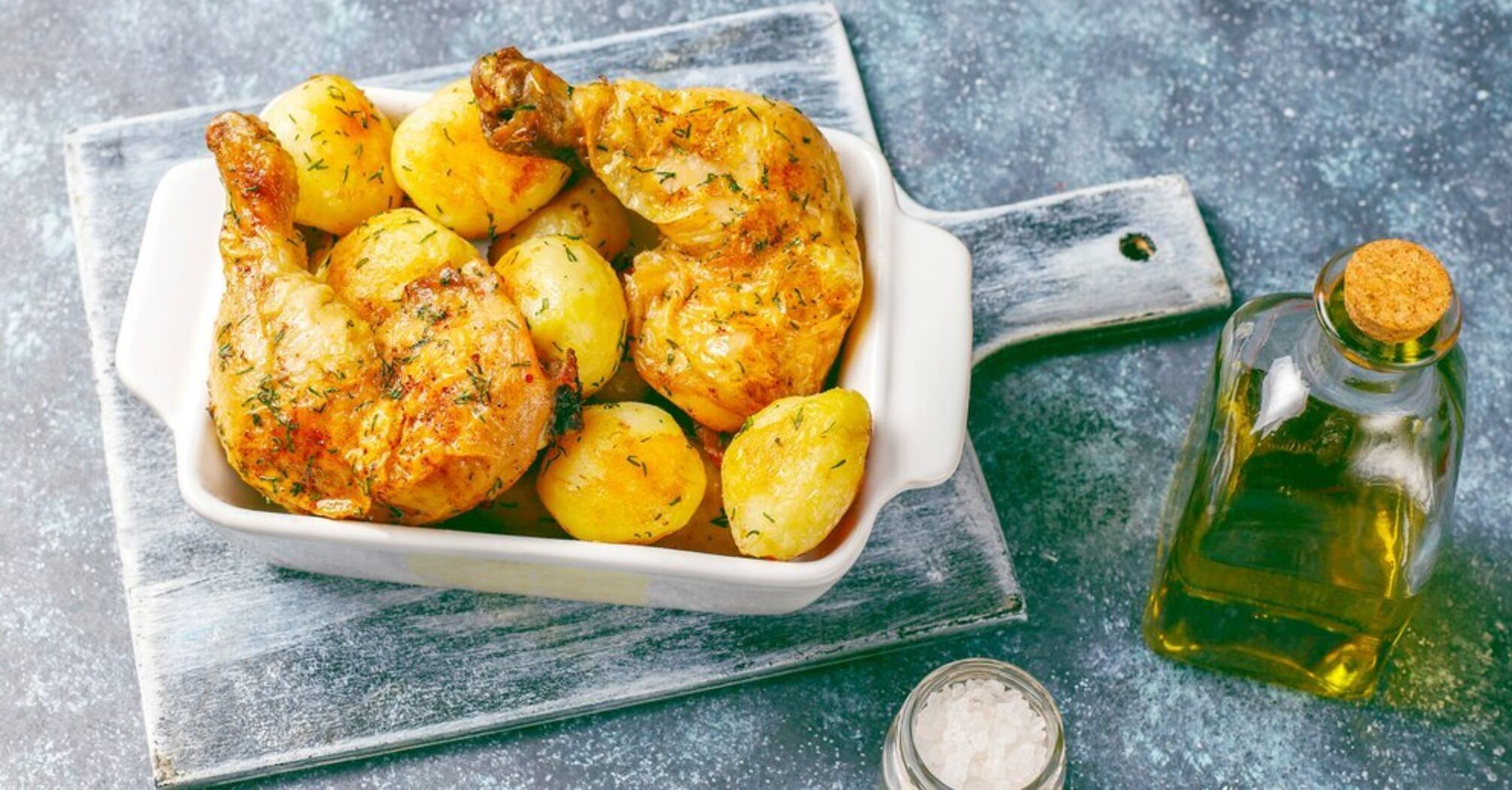 How to deliciously fry potatoes with chicken: a recipe for a hearty meal for lunch