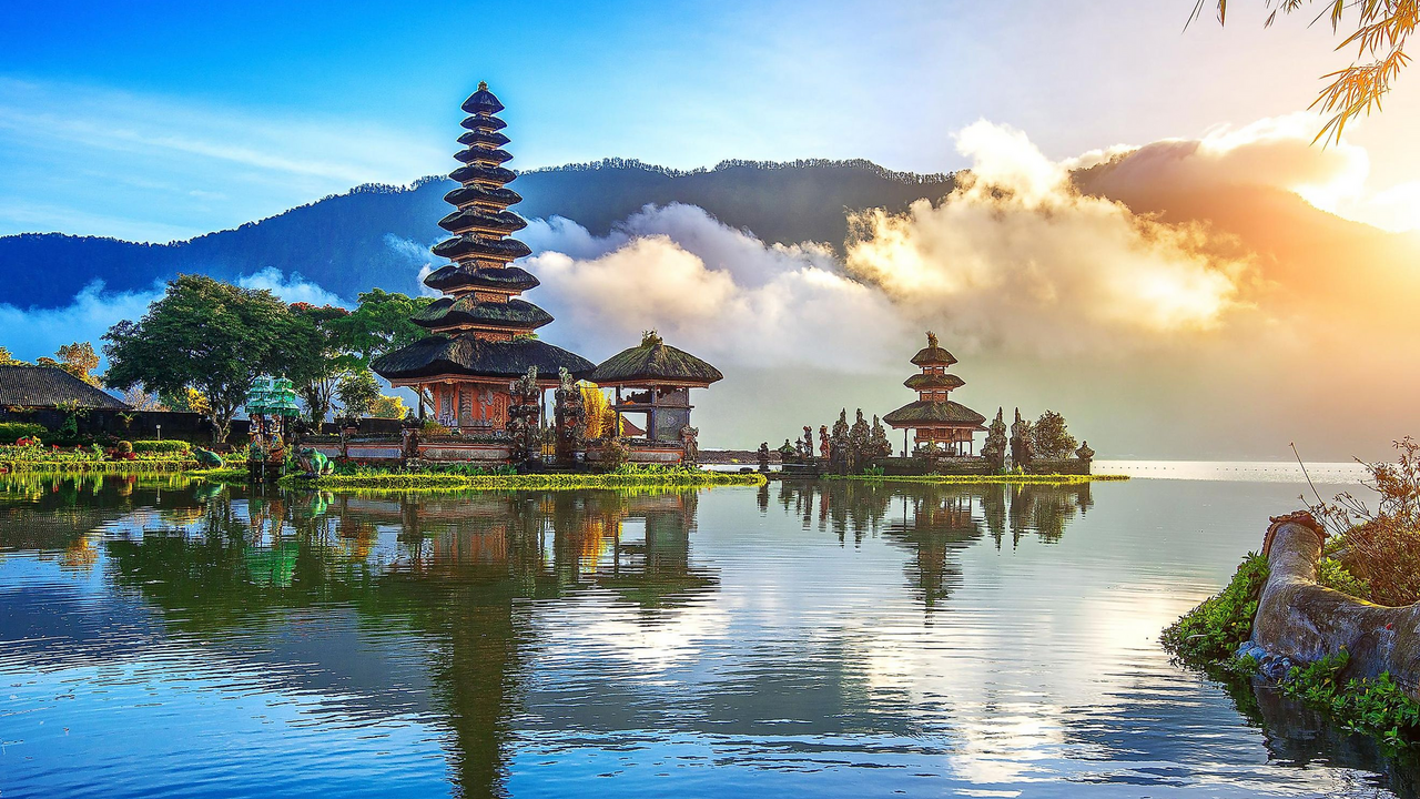 Where to go in 2025: the most popular places and attractions in the world