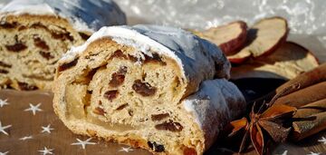 Штоллен по-украински с сухофруктами: рецепт от Ярославского
