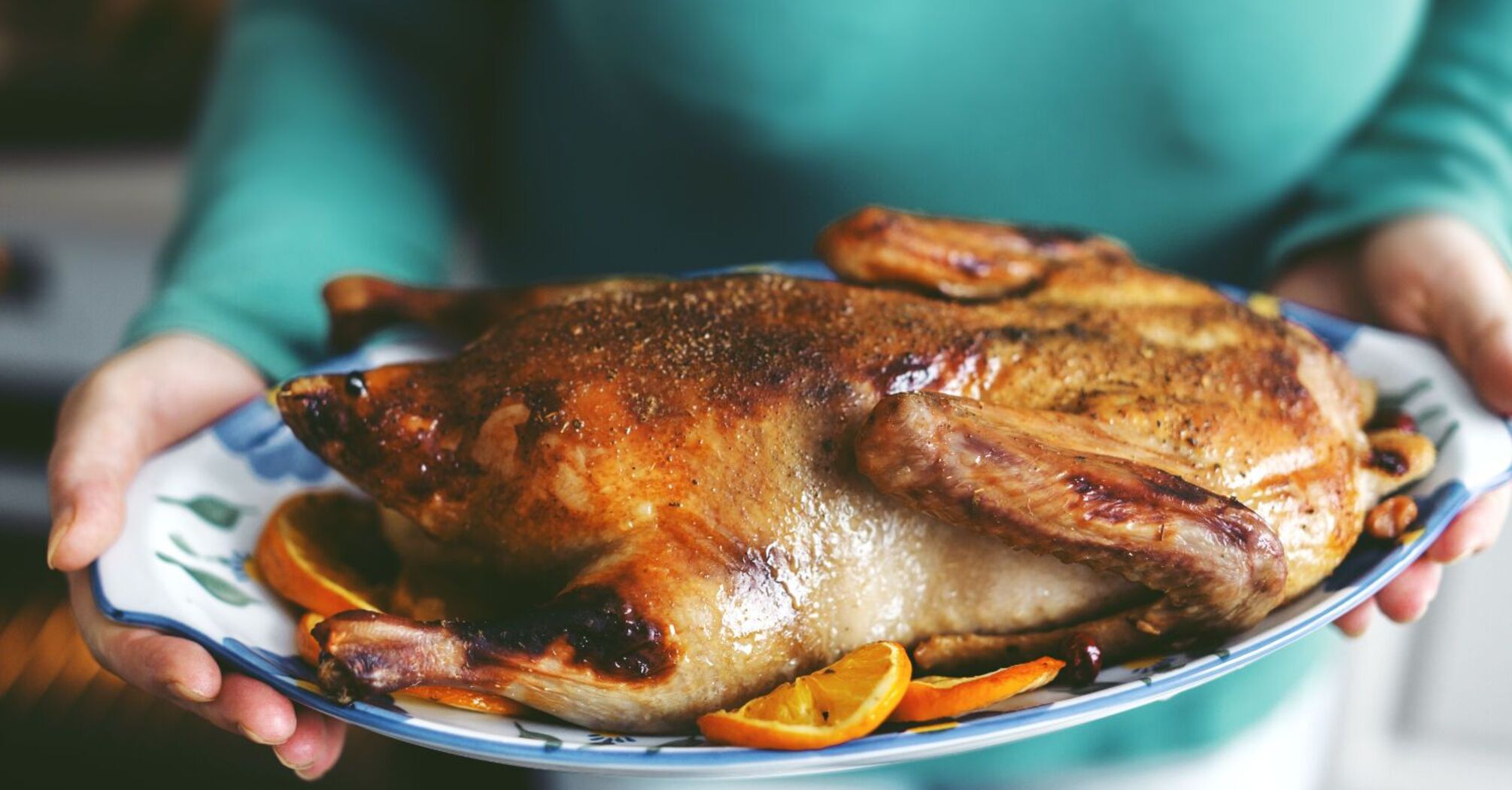 Утка с яблоками и медом к рождественскому столу: рецепт от Ярославского