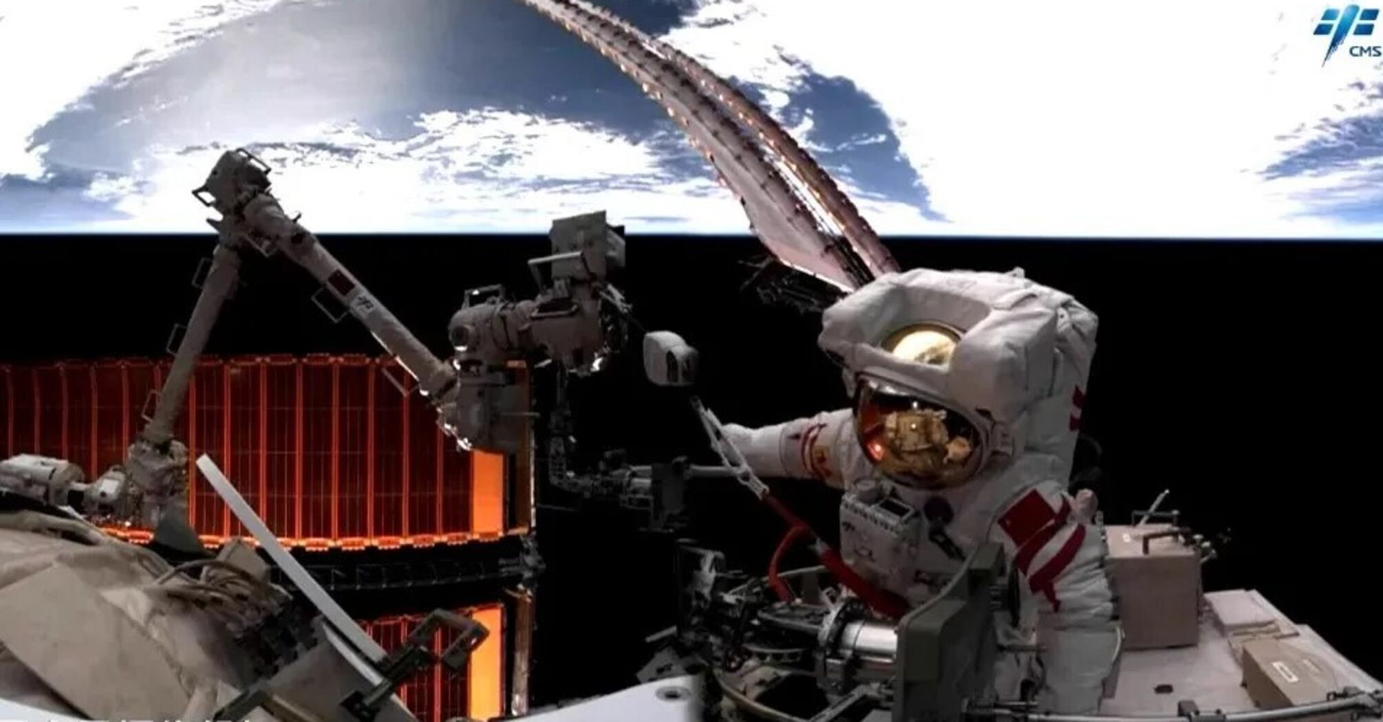 Chinese astronauts spent more than 9 hours in outer space and set a world record. Video