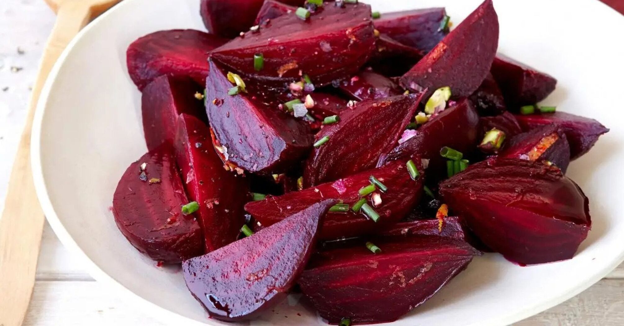 How to cook beets for New Year's salads in 10 minutes: the best life hacks