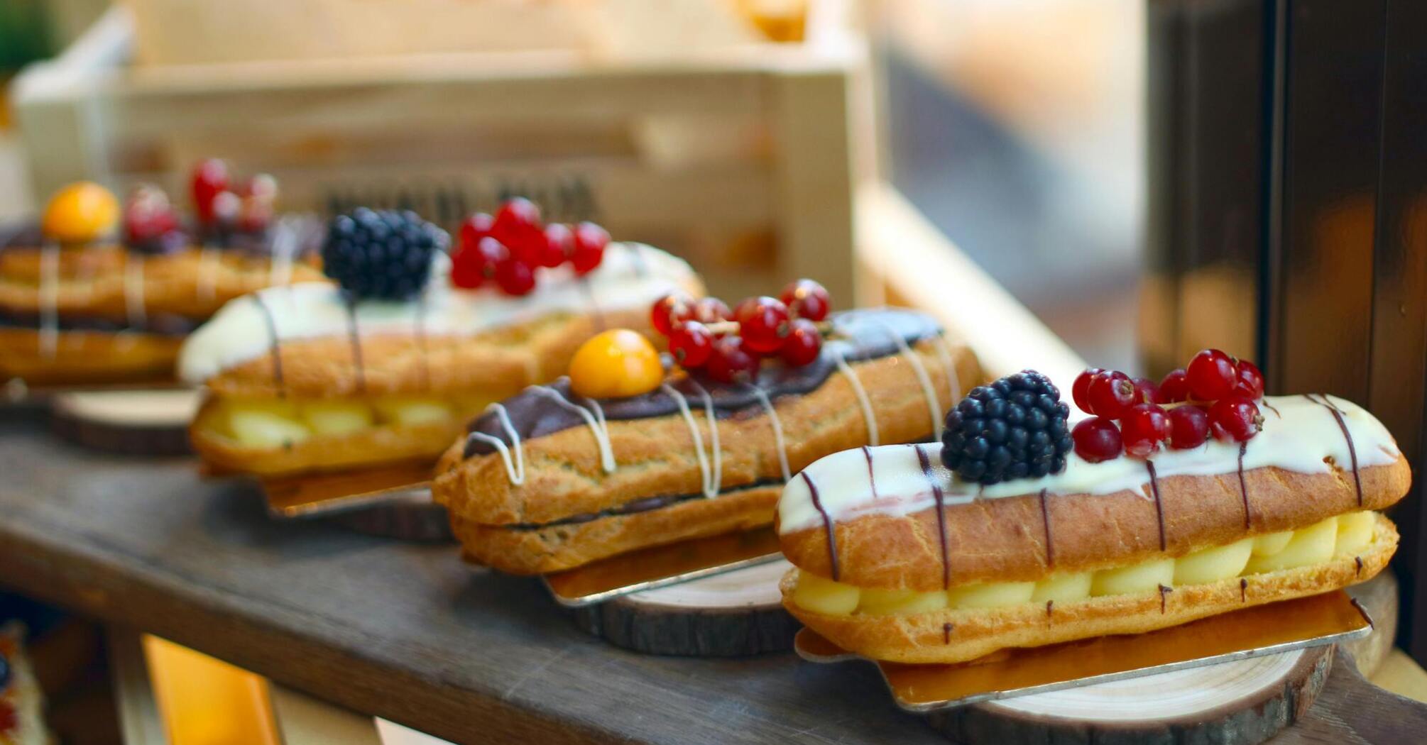 Incredible eclairs at home with your own hands: a recipe for the perfect dough and two creams