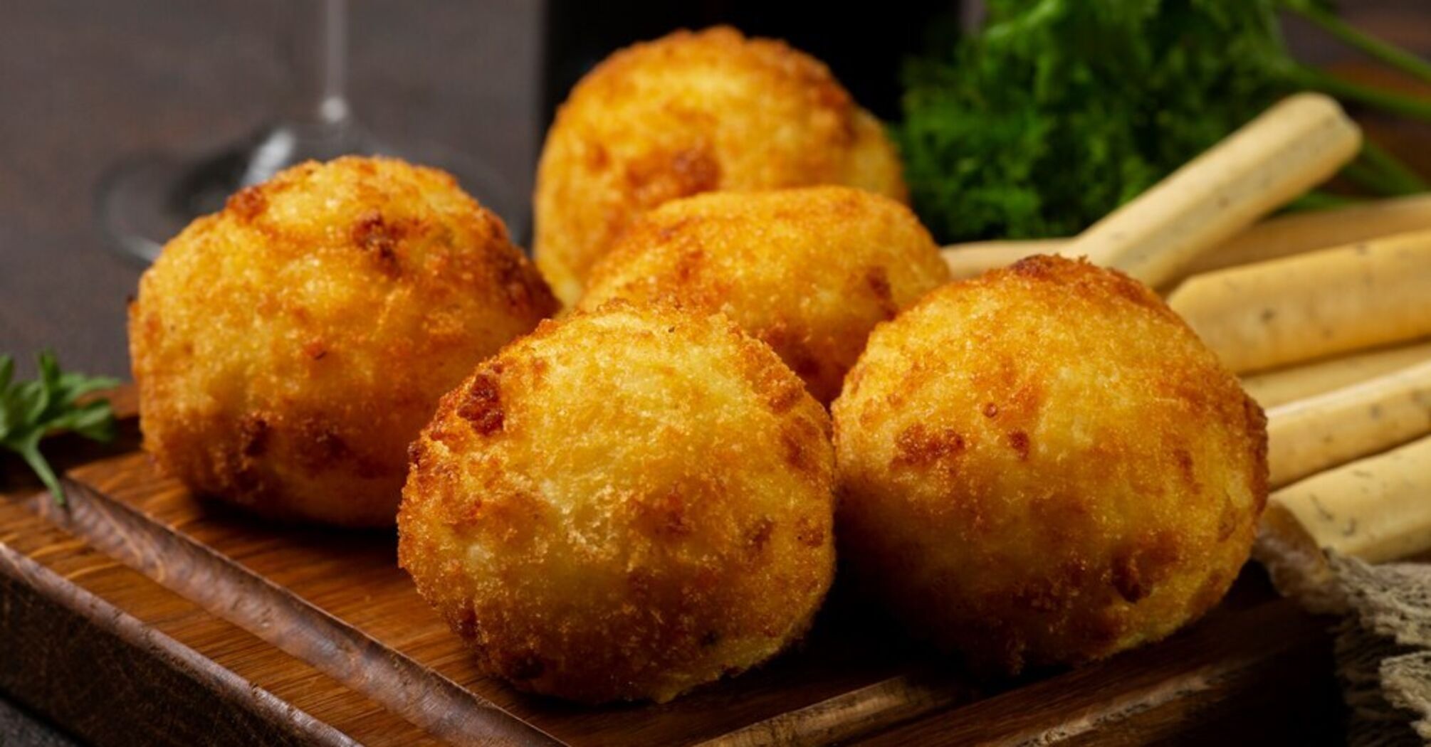 Особенное блюдо от Эктора: сырные шарики из брынзы к праздничному столу