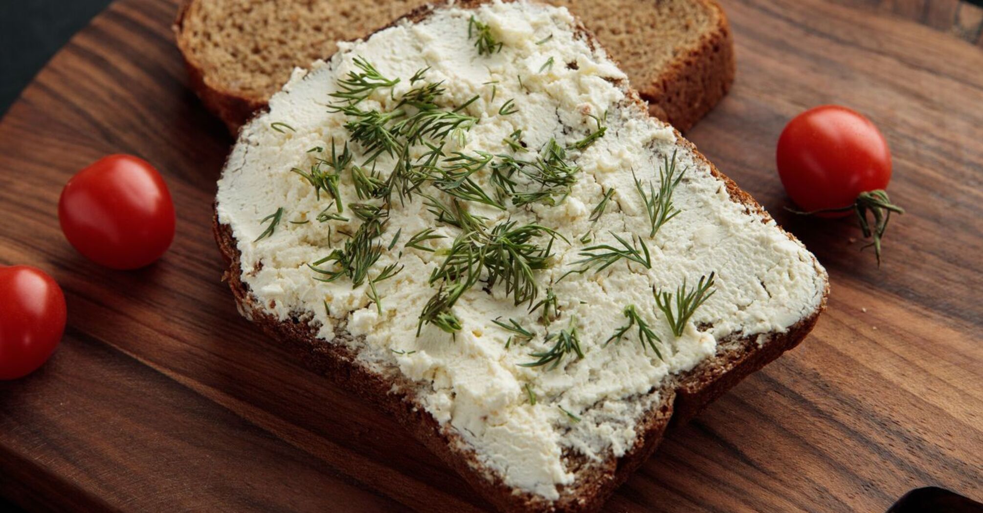 The most delicious lard spread, with garlic and spices: perfect for borscht