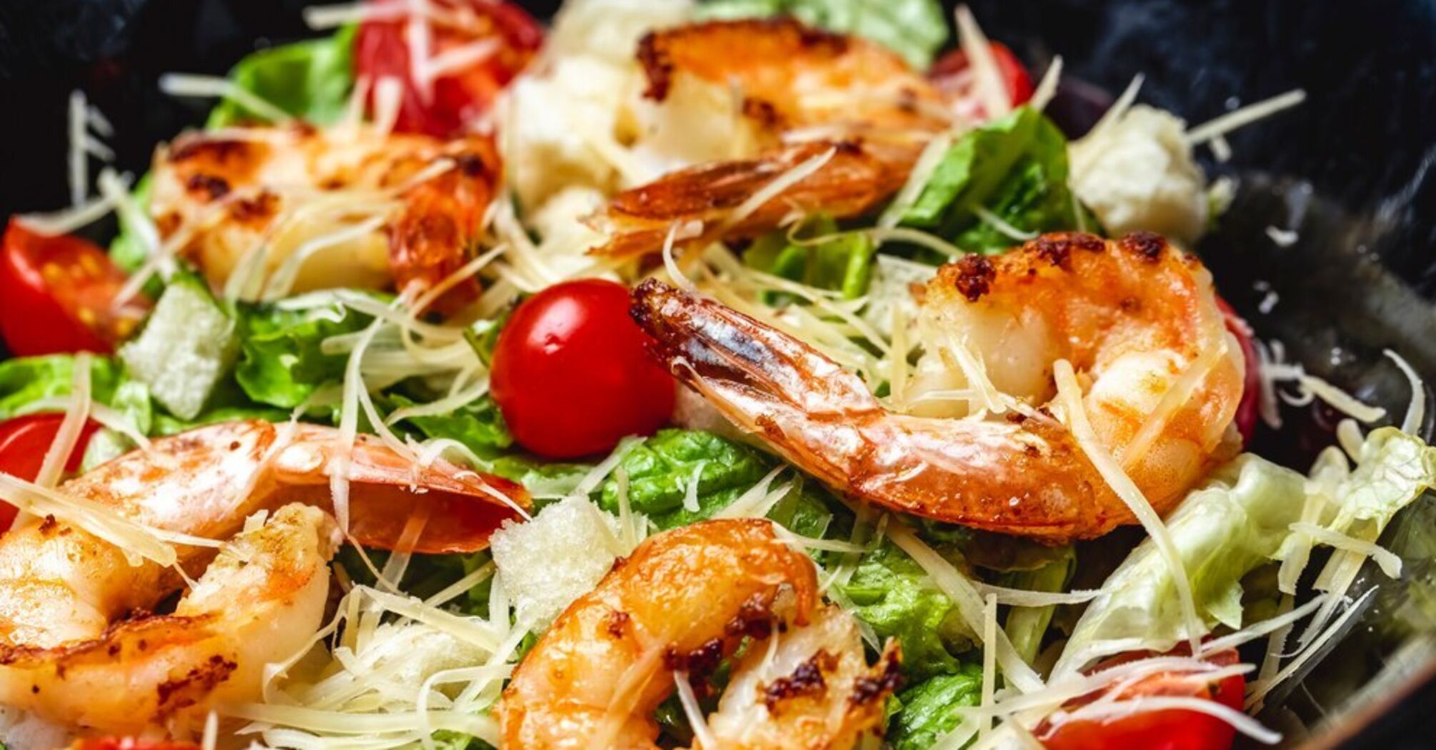 Healthy and very tasty salad with shrimp and herbs: a recipe for a dish for the New Year's table