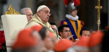 "Let the sounds of weapons be silenced": Pope Francis calls for peace talks between Russia and Ukraine